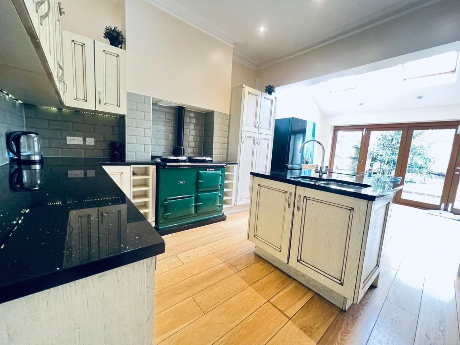Cricklewood Boutique Stay London Eksteriør billede